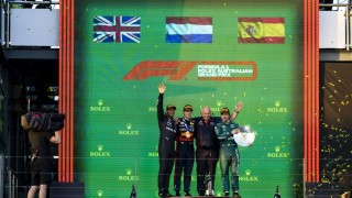 500彩票服务-F1迎来“疯狂墨尔本” 维斯塔潘在三次红旗中登顶