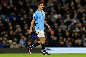 500彩票资讯-曼晚：胡桑诺夫预计伤缺两周，需与时间赛跑争取赶上曼市德比